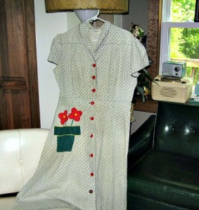 1940 50s summer house dress pepsi = coat label
